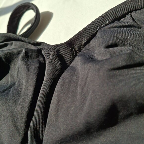 Lululemon Ta Ta Tamer Sports Bra - Picture 4 of 7